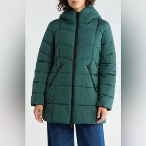Bernardo Hooded Water Resistant Puffer Jacket